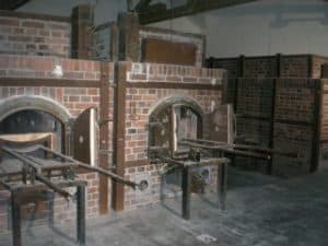 Hornos en Dachau donde se incineraban los cadáveres tras su paso por la cámara de gas, camuflada como una falsa ducha.